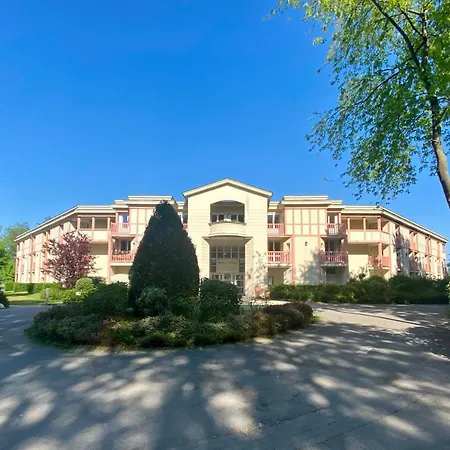 Ac Tourisme - Avec Piscine Et Tennis *