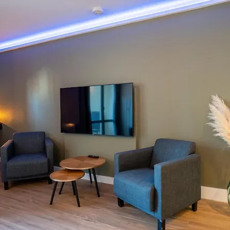 Ac Tourisme - Avec Piscine Et Tennis