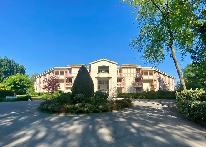 Ac Tourisme - Avec Piscine Et Tennis *