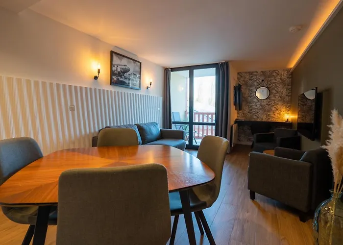 Ac Tourisme - Avec Piscine Et Tennis