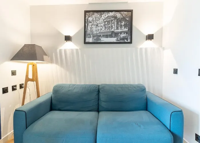 Ac Tourisme - Avec Piscine Et Tennis